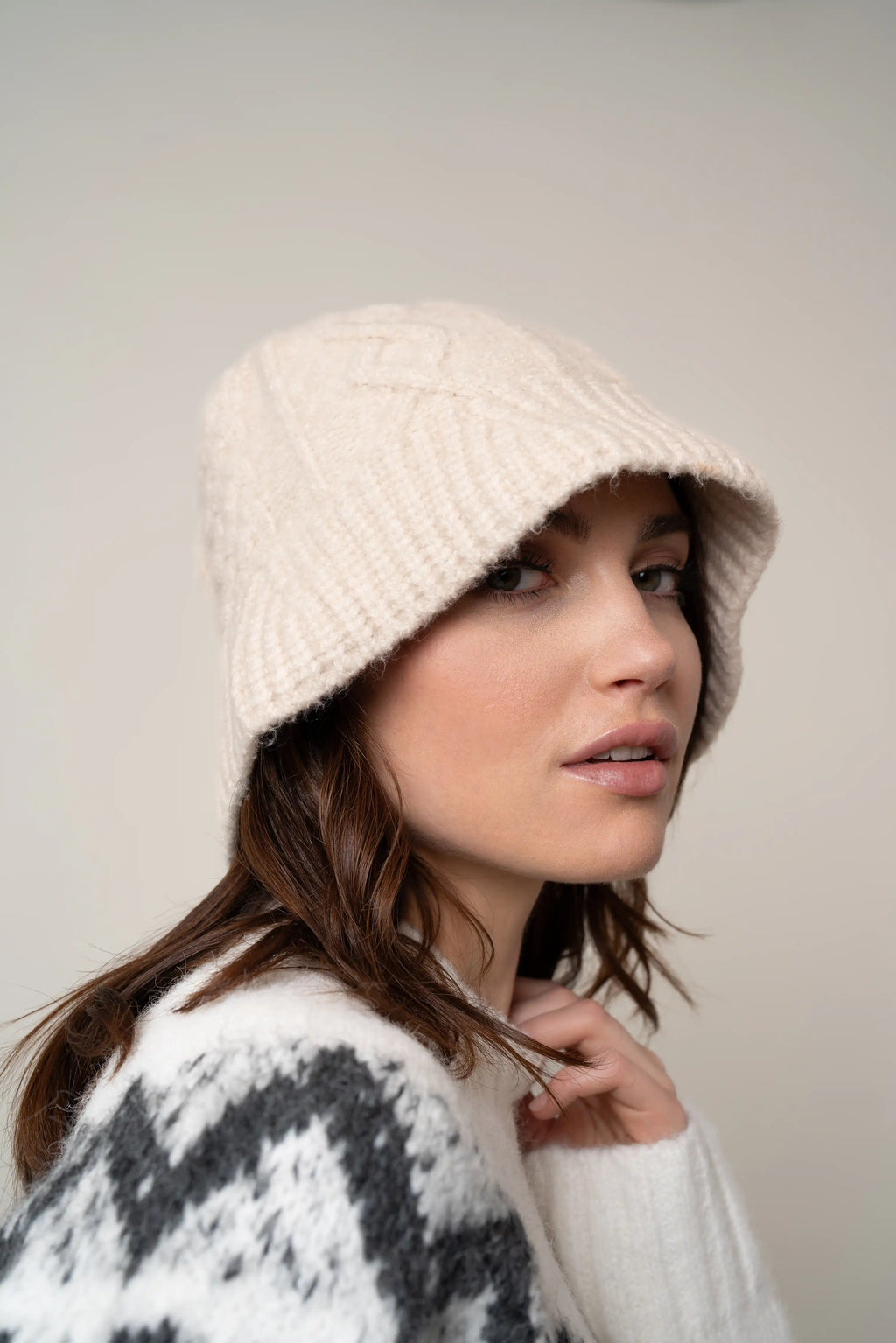 Cyrus - The Cable-Knit Brim Hat display picture 3