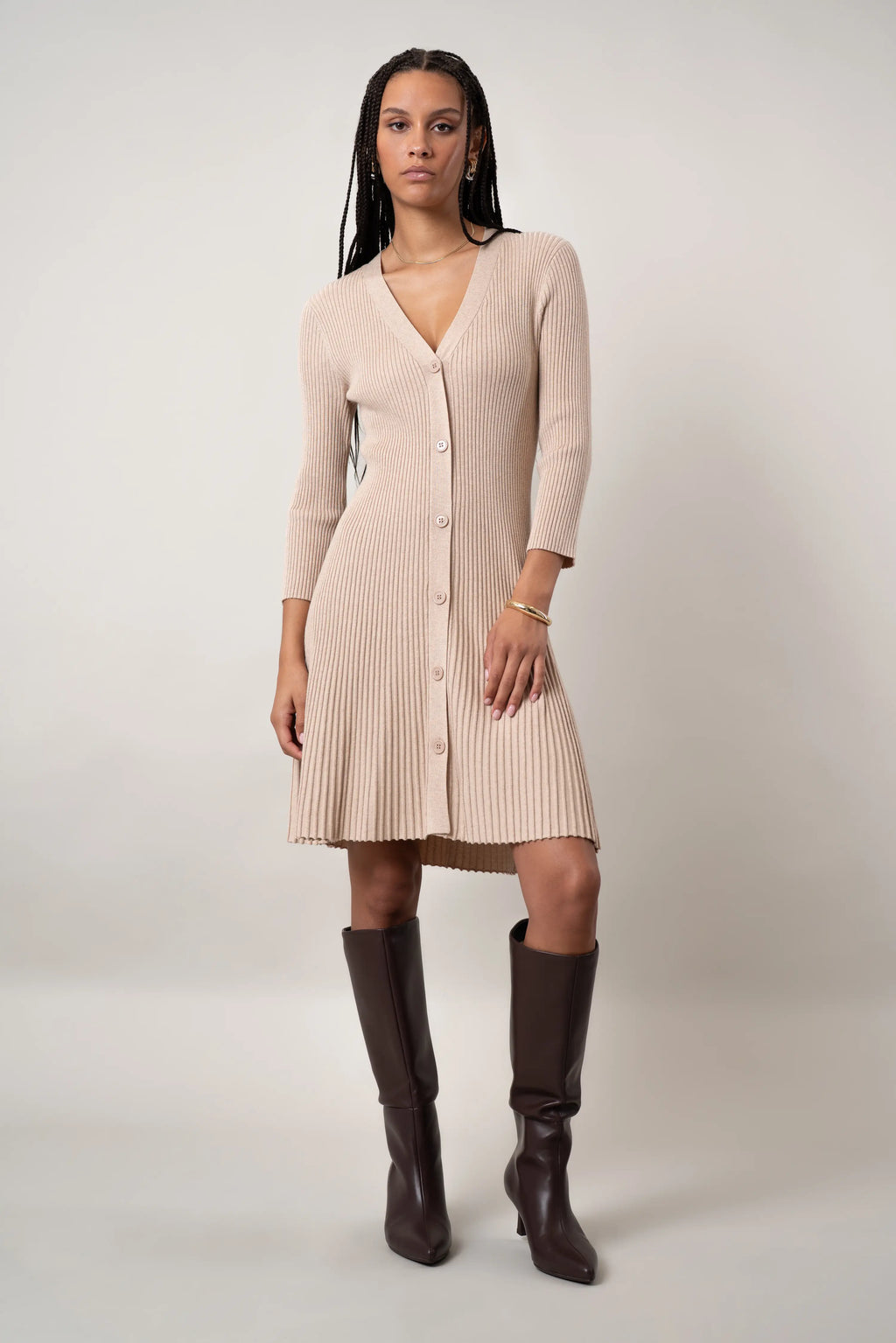 RIU Shoulder button rib knit　ベージュ Cyrus - The Button-Front Knit Dress
