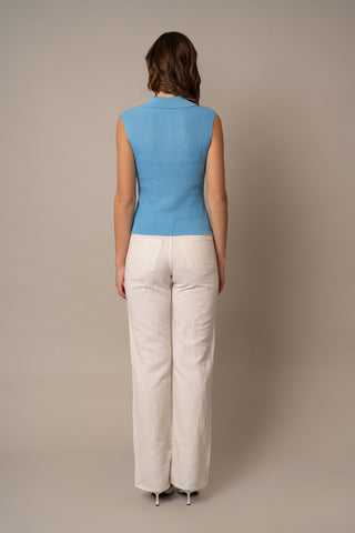 Sleeveless Top with Collar