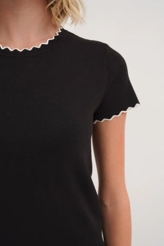The Scallop Edge Tee