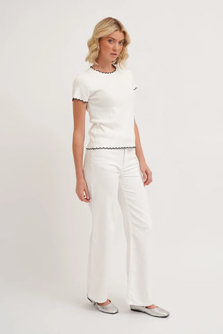 The Scallop Edge Tee