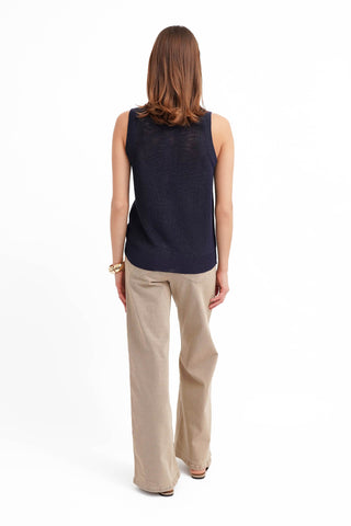 The Lightweight Button Tank