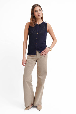 The Lightweight Button Tank